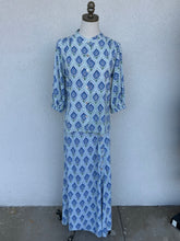 Load image into Gallery viewer, Bluebell Breeze Beaded Button Top