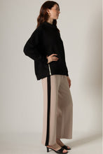 Load image into Gallery viewer, Weekend Ready Top