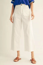 Load image into Gallery viewer, Scalloped Pocket Wide-Leg Crop Pants š¤