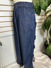 Load image into Gallery viewer, Heart On Fire Pant