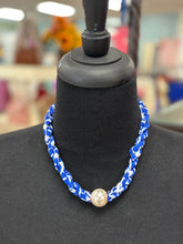 Load image into Gallery viewer, Twisted Scarf Necklace W/Magnetic Pearl