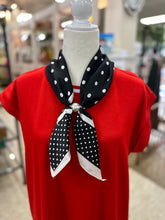 Load image into Gallery viewer, Scarf With Magnetic Pearl