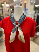 Load image into Gallery viewer, Scarf With Magnetic Pearl