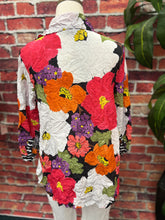 Load image into Gallery viewer, Siesta Floral Crinkle Crepe Button Front
