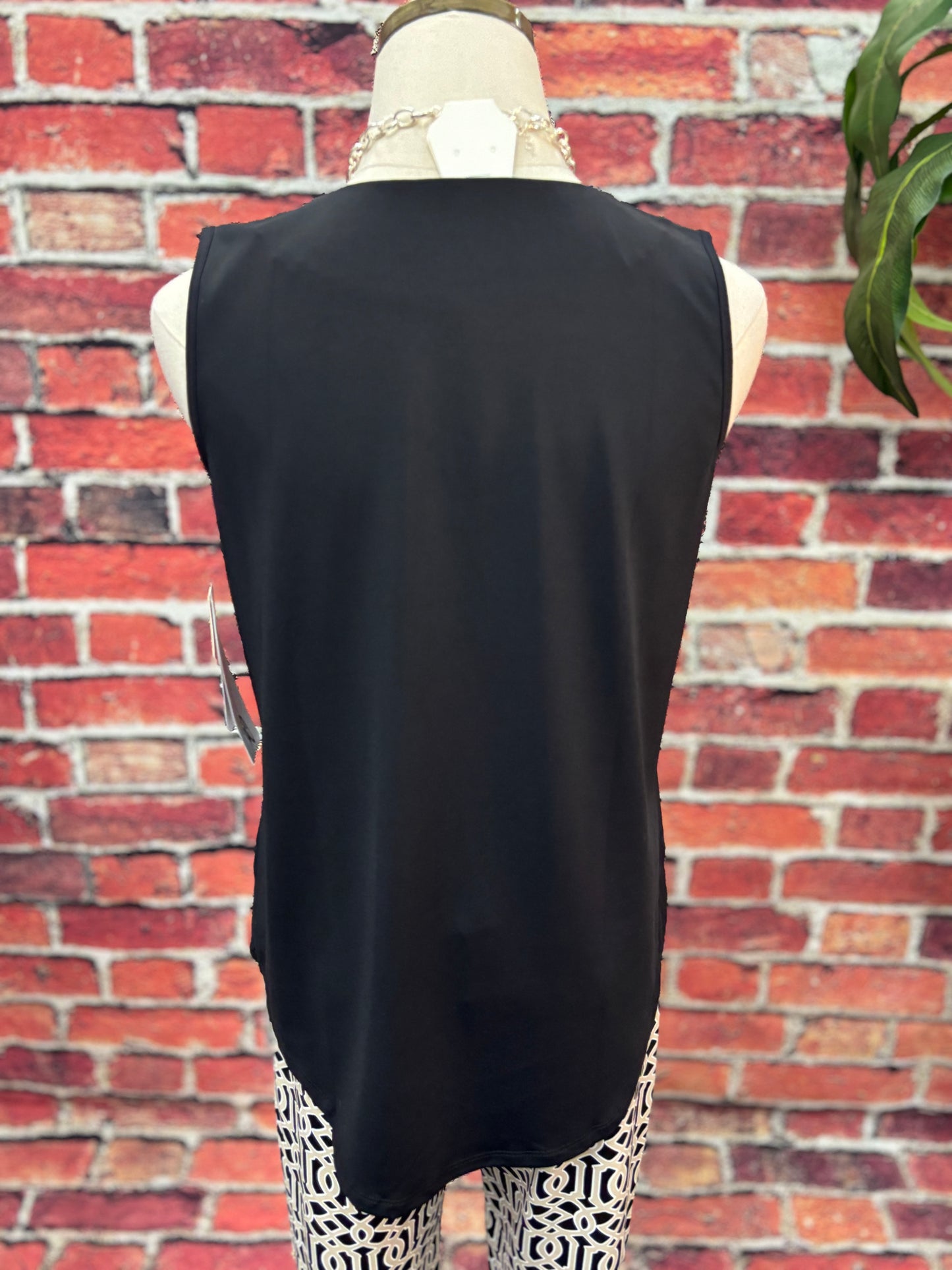Sleeveless Key Hole Top