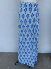 Load image into Gallery viewer, Bluebell Breeze Beaded Button Top