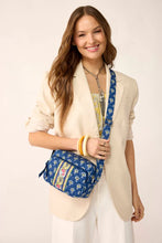 Load image into Gallery viewer, Vera Bradley Becker Bag Crossbody
