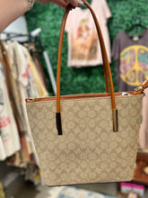 Load image into Gallery viewer, Tote In Style Handbag Wallet Collection