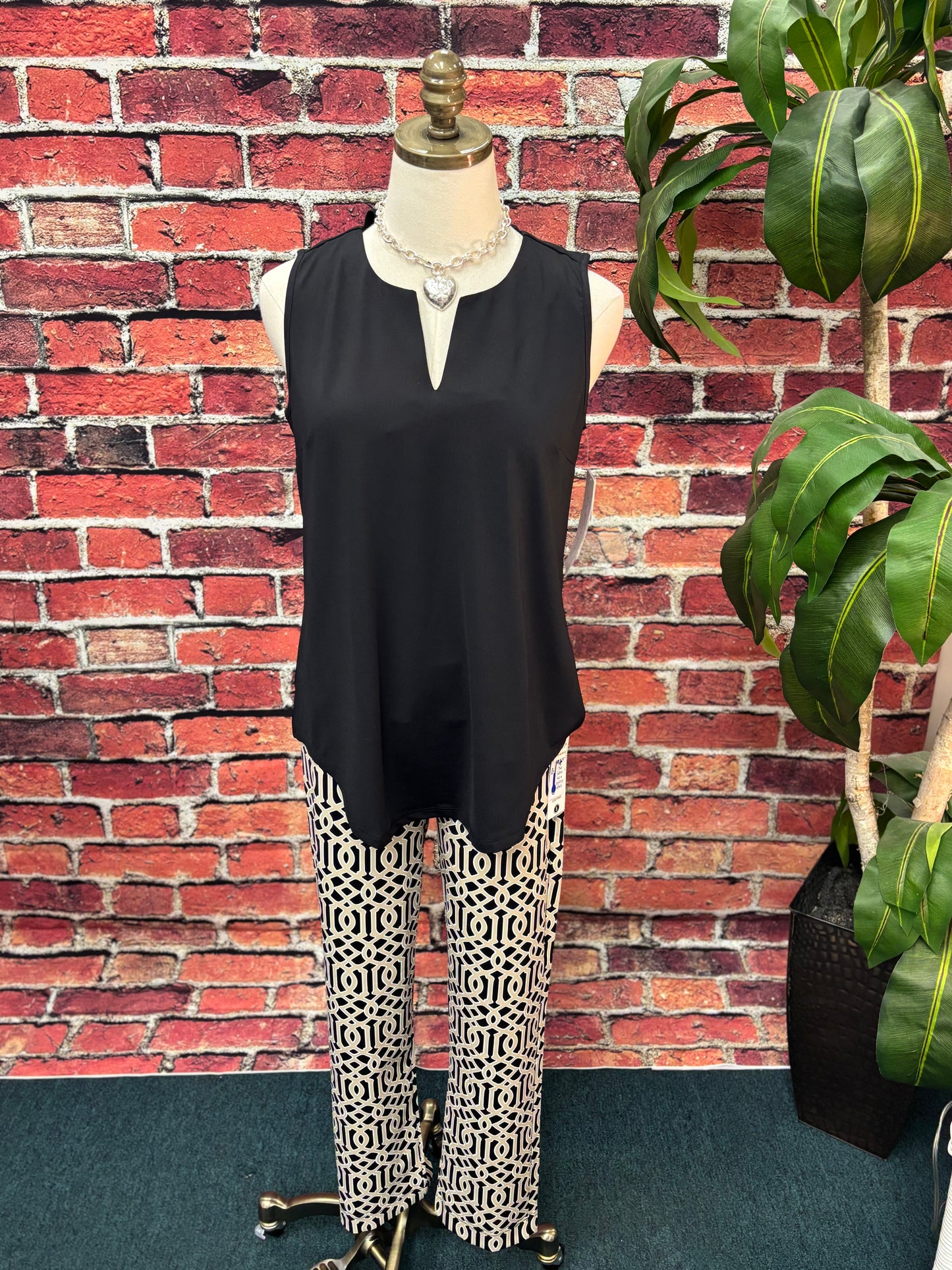 Sleeveless Key Hole Top