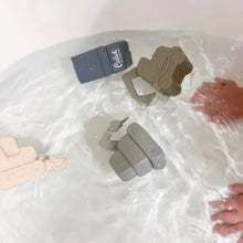 Load image into Gallery viewer, Grant’s Truck Water Toys