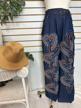 Load image into Gallery viewer, Heart On Fire Pant