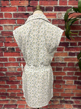Load image into Gallery viewer, Floral Zip-Front Sleeveless Dress