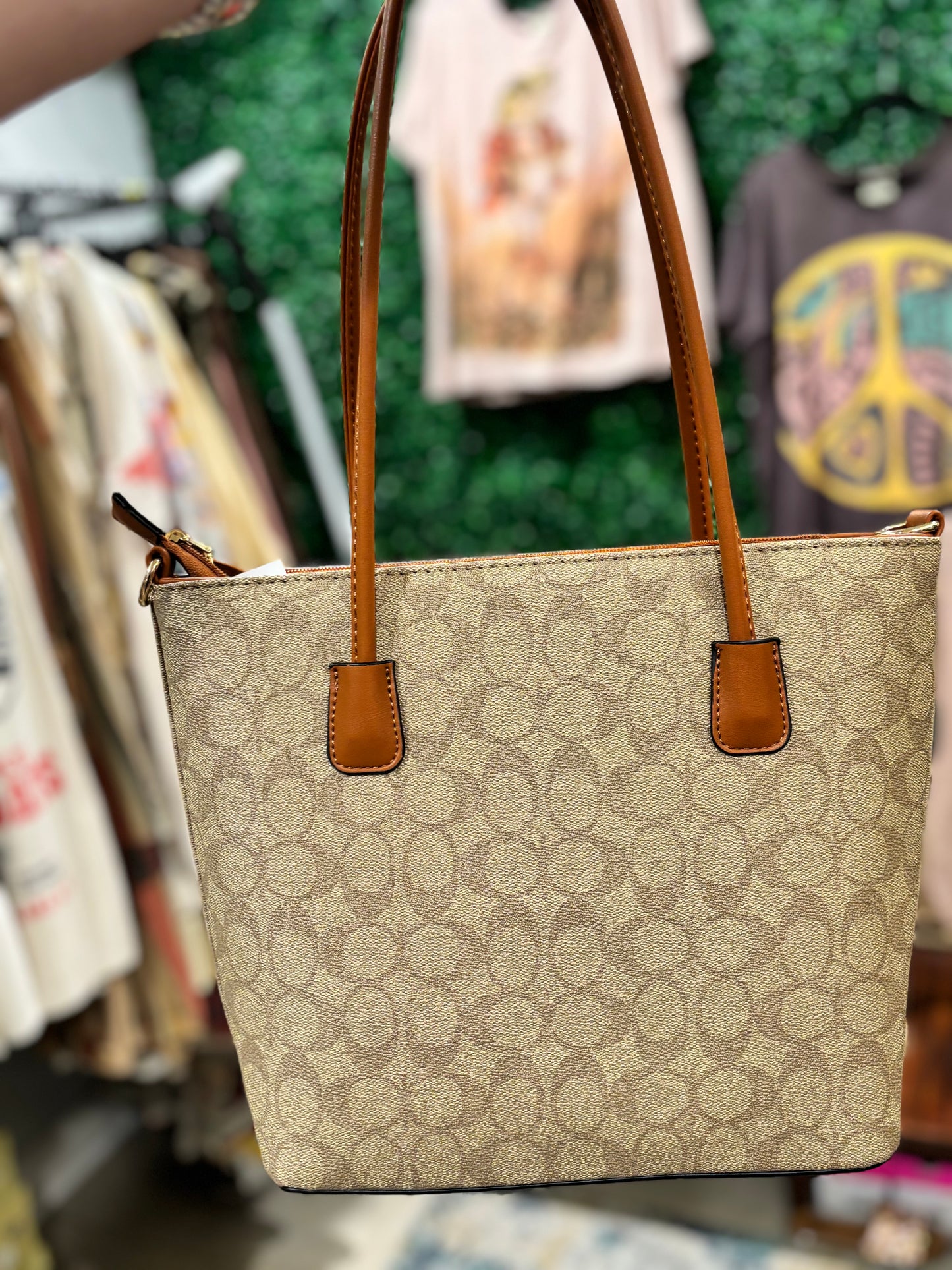 Tote In Style Handbag Wallet Collection