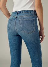 Load image into Gallery viewer, The Hi (Rise) Honey Bootcut Jean