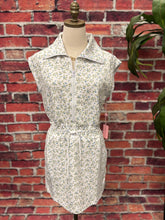 Load image into Gallery viewer, Floral Zip-Front Sleeveless Dress