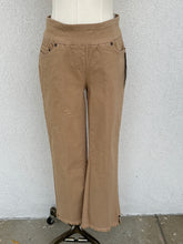 Load image into Gallery viewer, Pull On 5 Pocket Crop Pant