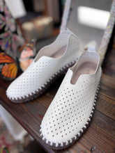 Load image into Gallery viewer, Tulip Slip On Shoes