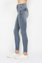 Load image into Gallery viewer, Judy Blue Tummy Control Contrast Wash Skinny *FINAL SALE*
