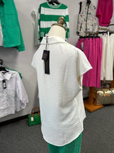 Load image into Gallery viewer, Can’t Hide Top