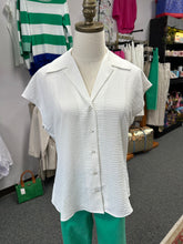 Load image into Gallery viewer, Can’t Hide Top