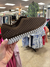 Load image into Gallery viewer, Tulip Slip On Shoes