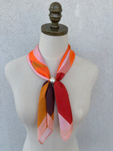 Load image into Gallery viewer, Scarf With Magnetic Pearl