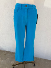 Load image into Gallery viewer, Raw Hem Crop Pant