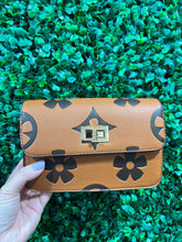 Load image into Gallery viewer, How You Doin' Clutch