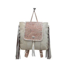 Load image into Gallery viewer, Smokey Backpack Leather