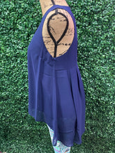 Load image into Gallery viewer, Courtlyn Sleeveless High Low Top