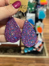 Load image into Gallery viewer, Glitter Me Pretty Earrings *FINAL SALE*