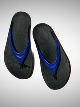 Load image into Gallery viewer, OOFOS OOlala Shiny Thong