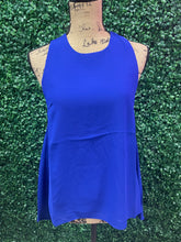 Load image into Gallery viewer, Courtlyn Sleeveless High Low Top