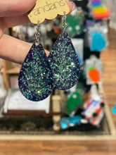 Load image into Gallery viewer, Glitter Me Pretty Earrings *FINAL SALE*
