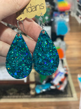 Load image into Gallery viewer, Glitter Me Pretty Earrings *FINAL SALE*