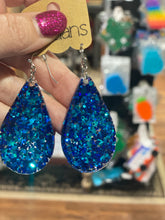 Load image into Gallery viewer, Glitter Me Pretty Earrings *FINAL SALE*