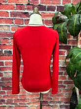 Load image into Gallery viewer, Essential Luxe Double-Lined V-Neck Top

