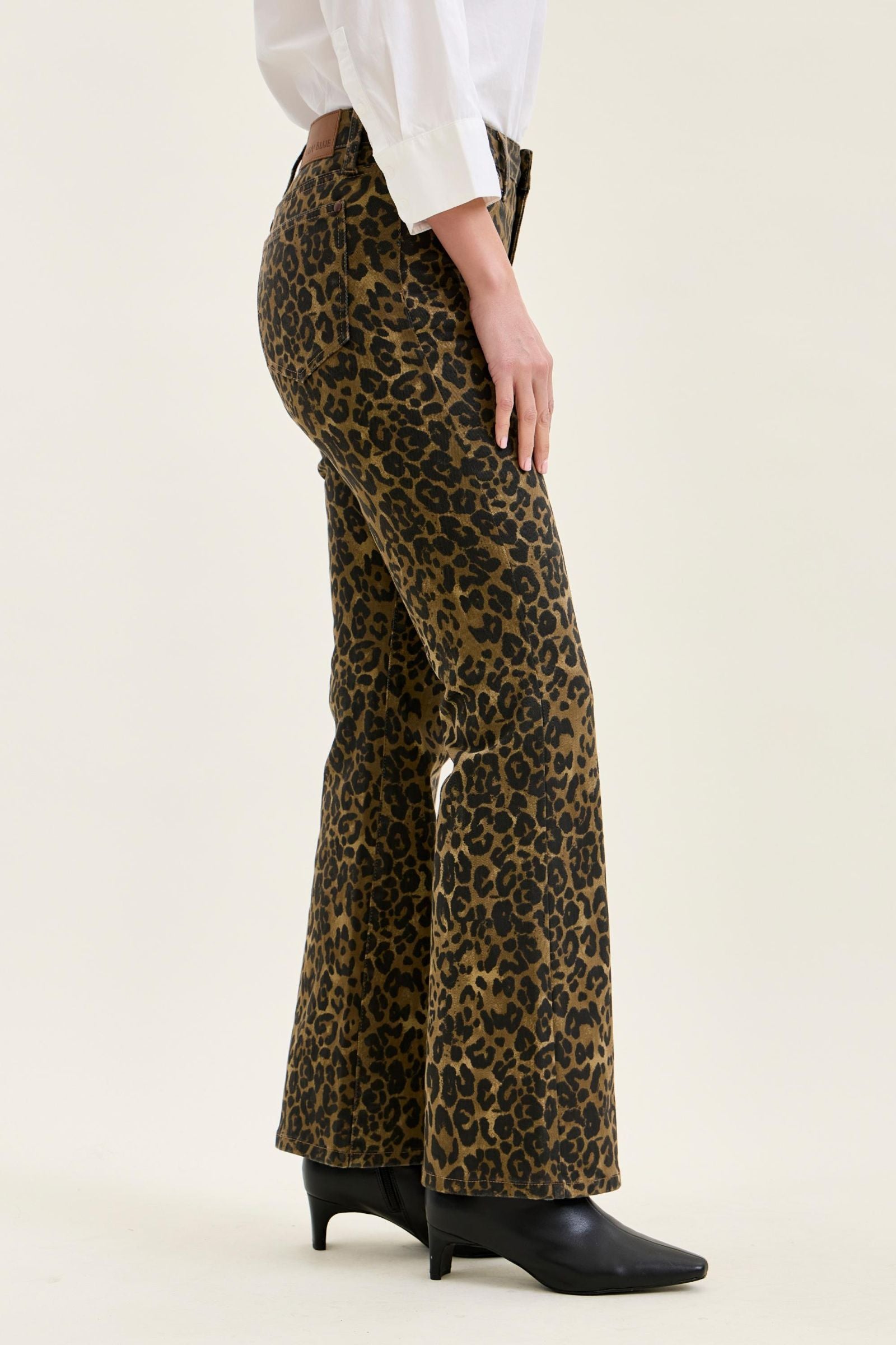 Judy Blue HW Bootcut Leopard Print