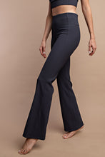 Load image into Gallery viewer, Perfection Rib Pintuck Legging
