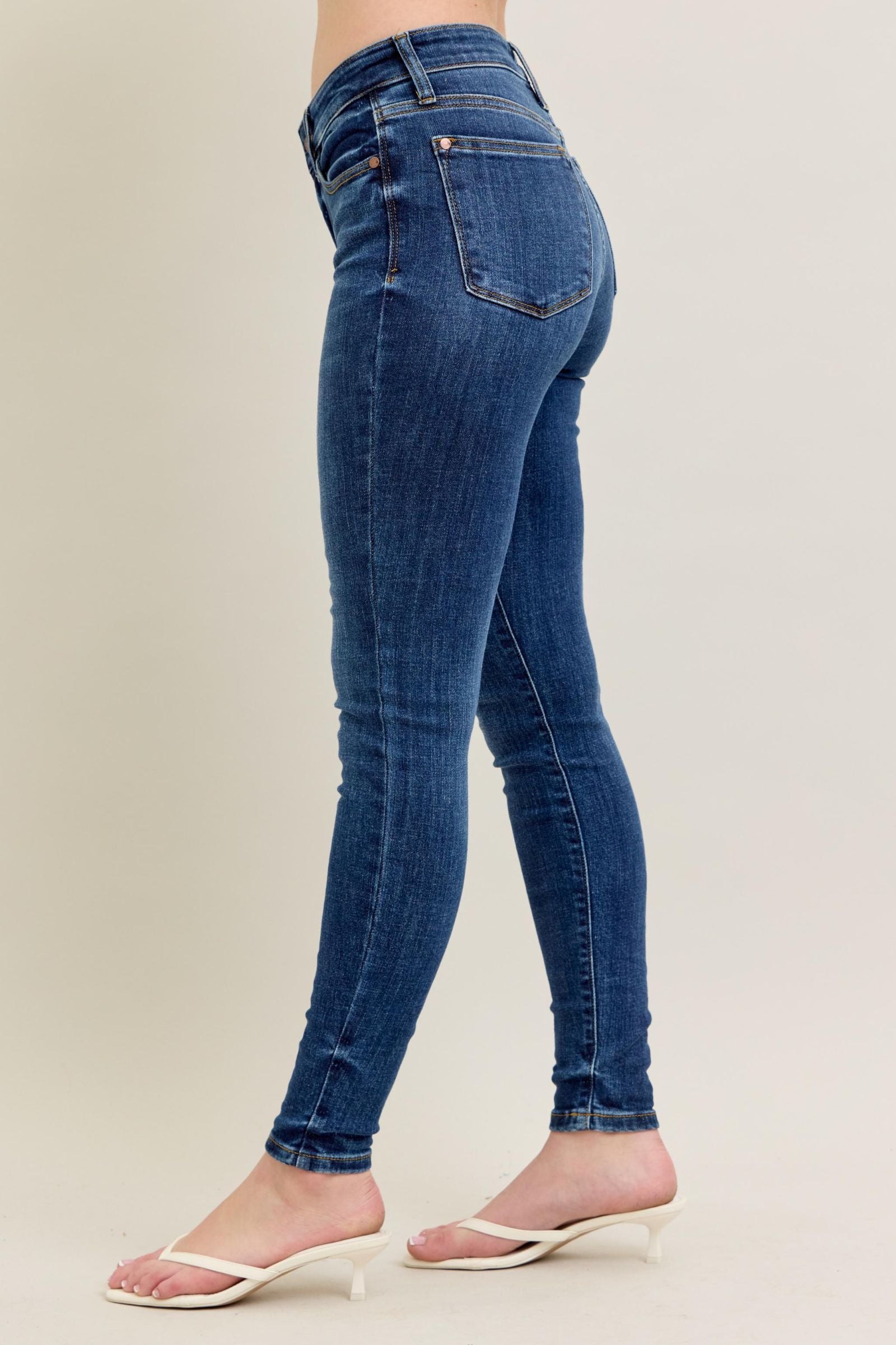 Core Mid-Rise Skinny with Handsanding
