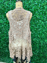 Load image into Gallery viewer, Any Day Lace Vest
