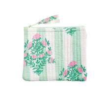 Load image into Gallery viewer, Quilted Print Small Case
