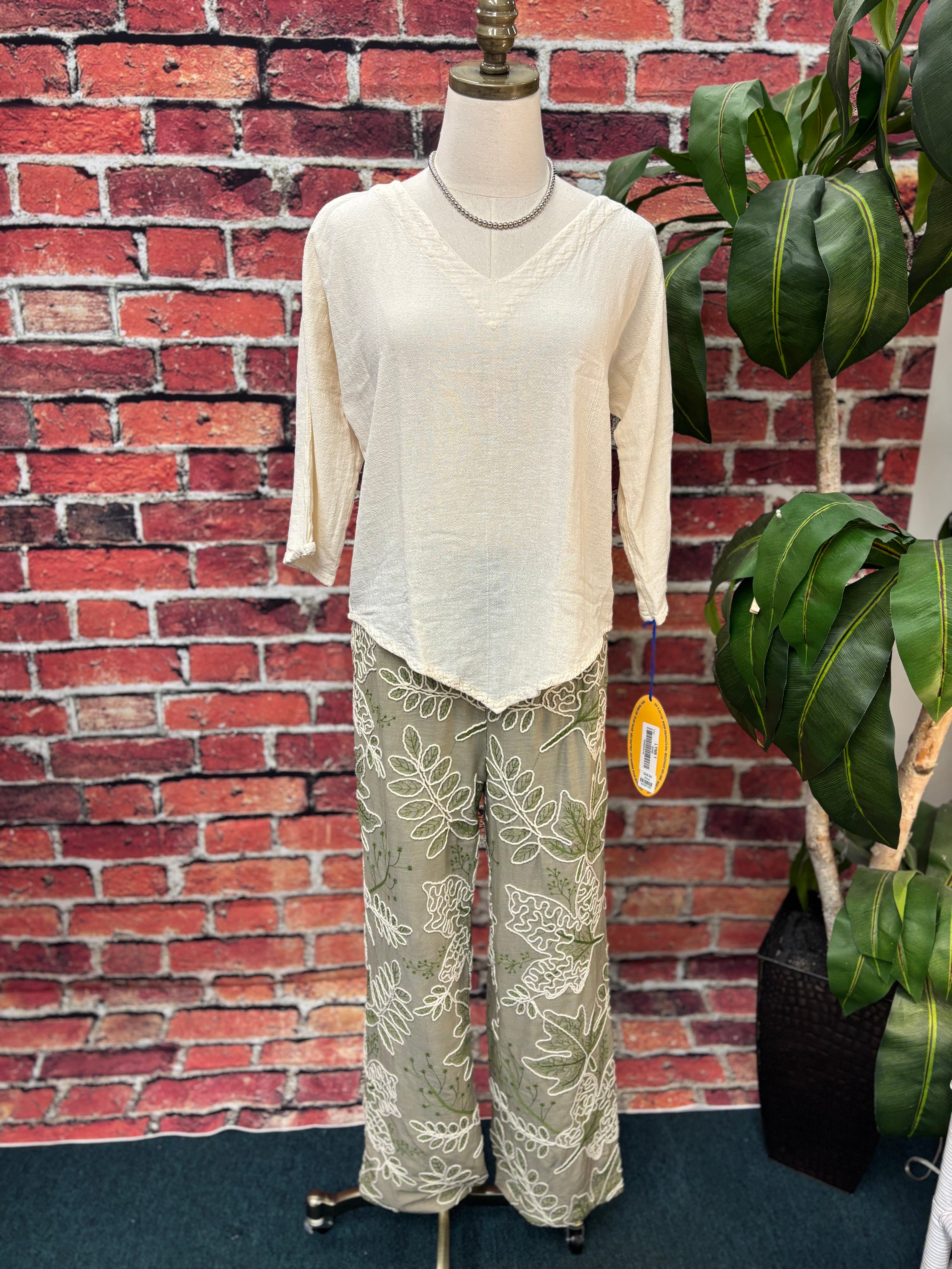 Embossed Wide Leg Pant