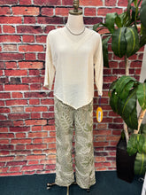 Load image into Gallery viewer, Embossed Wide Leg Pant
