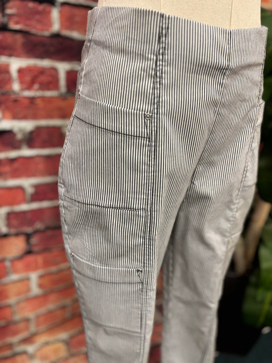 Cool Tech Stripe Seaside Capri Pant