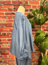 Load image into Gallery viewer, Chambray Cloud Tencel Top
