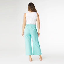 Load image into Gallery viewer, Weekend Brushed Pocket Crop Pant
