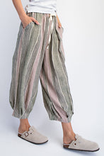 Load image into Gallery viewer, Linen Balloon Pants
