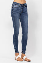 Load image into Gallery viewer, Judy Blue MID-RISE HANDSAND CLASSIC SKINNY
