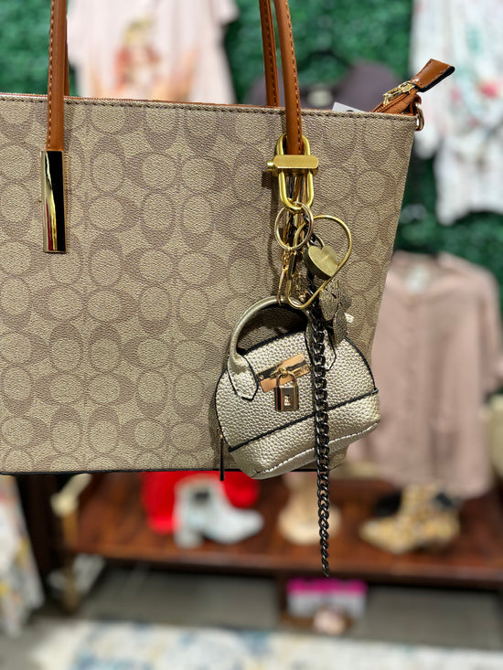 Tote In Style Handbag Wallet Collection